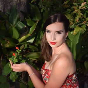 Meet your Posher, Hannah